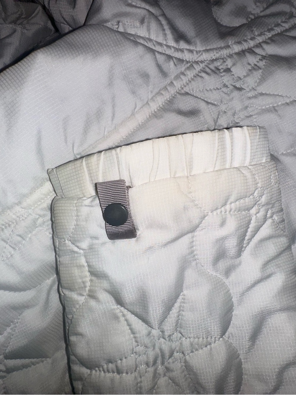 The North Face Women's White Quilted Star-Pattern Jacket Size Medium - Picture 13 of 13